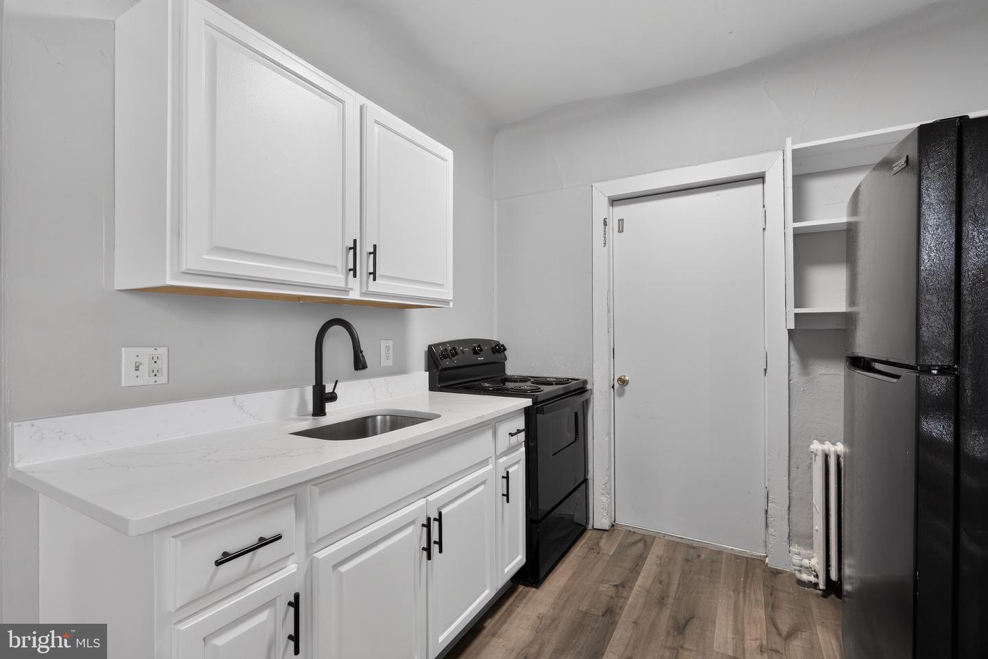 332 W Washington St #unit 2 Property Photo 2