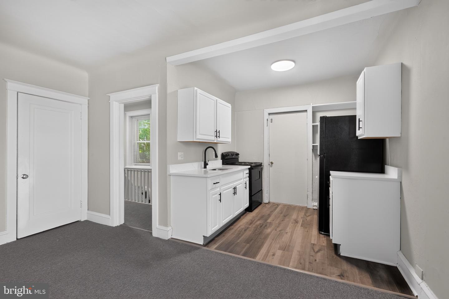 332 W Washington St #unit 2 Property Photo 4