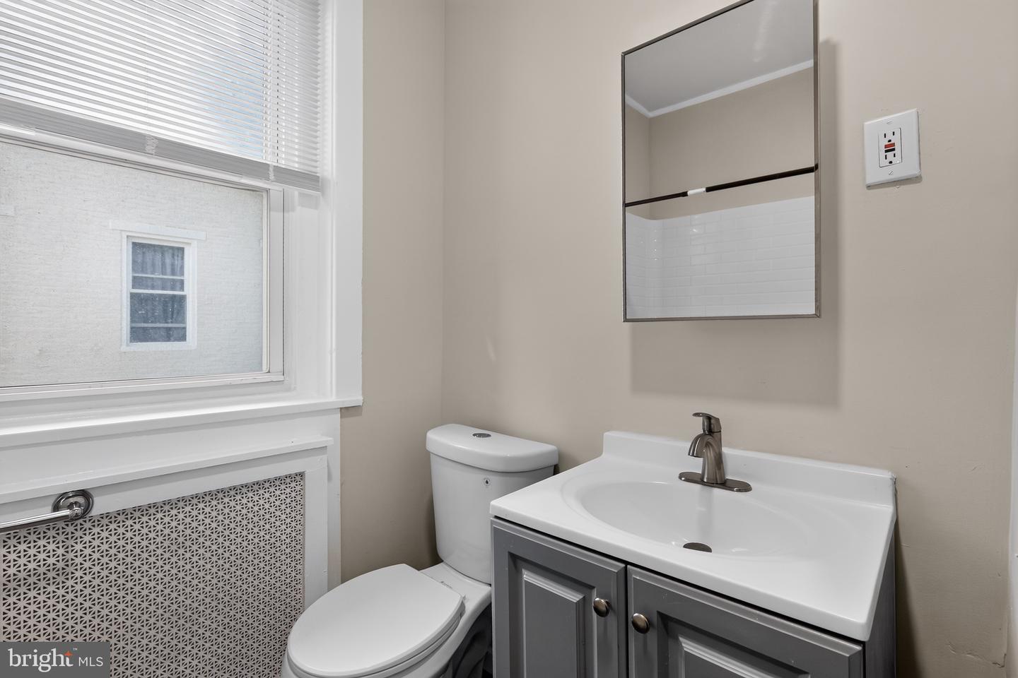 332 W Washington St #unit 2 Property Photo 6
