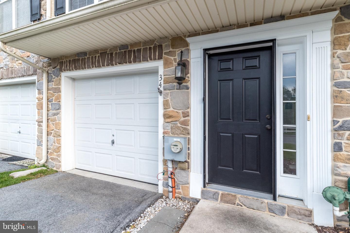 34 Lukens Dr Property Photo 2