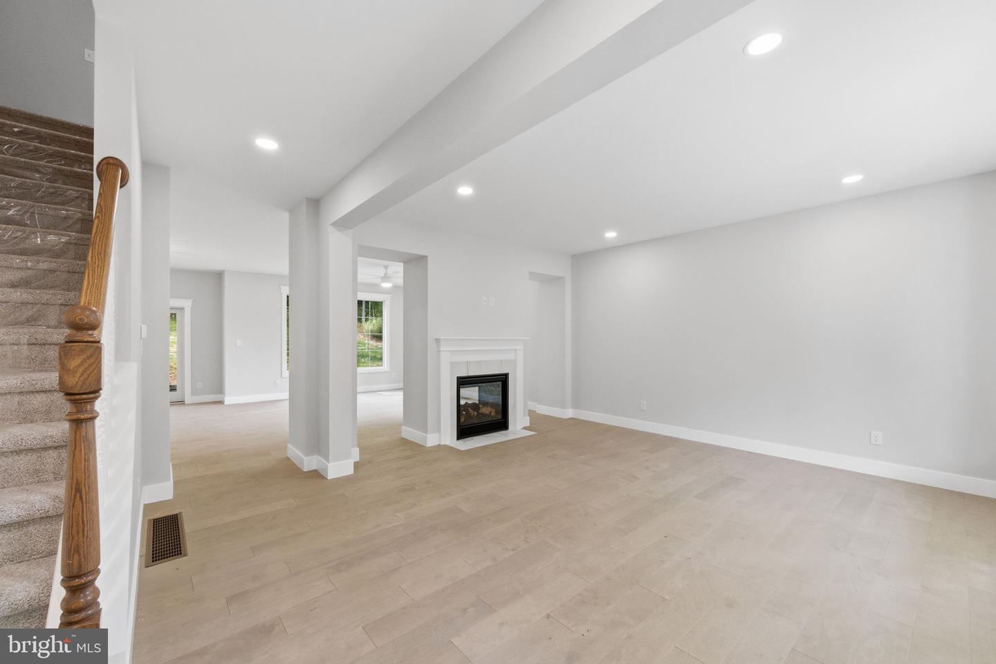 77 Spring Rd Property Photo 14