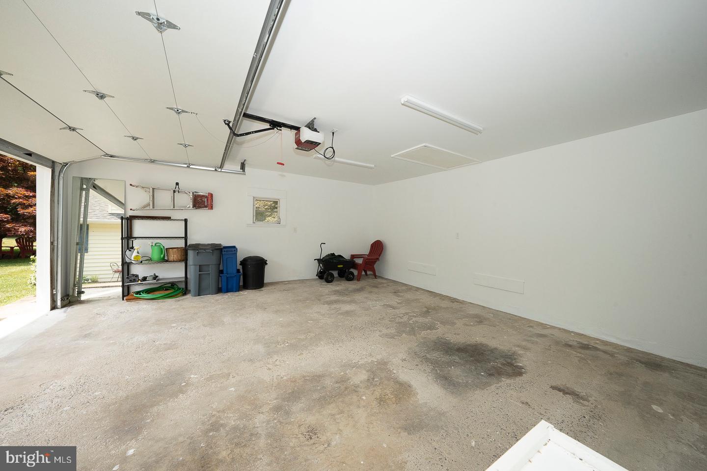 533 Monument Ave Property Photo 16