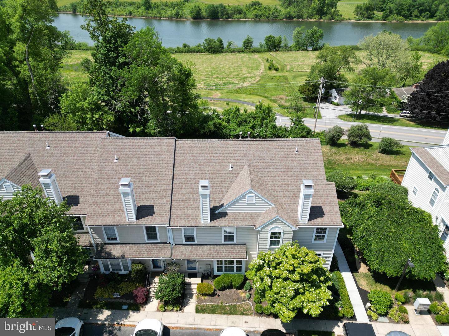 1400 Harbour Ridge Ln Property Photo 3