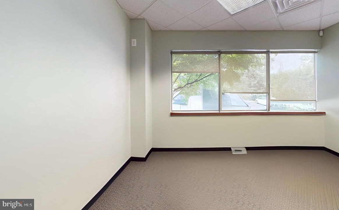 1065 Andrew Dr #b3 Property Photo 4