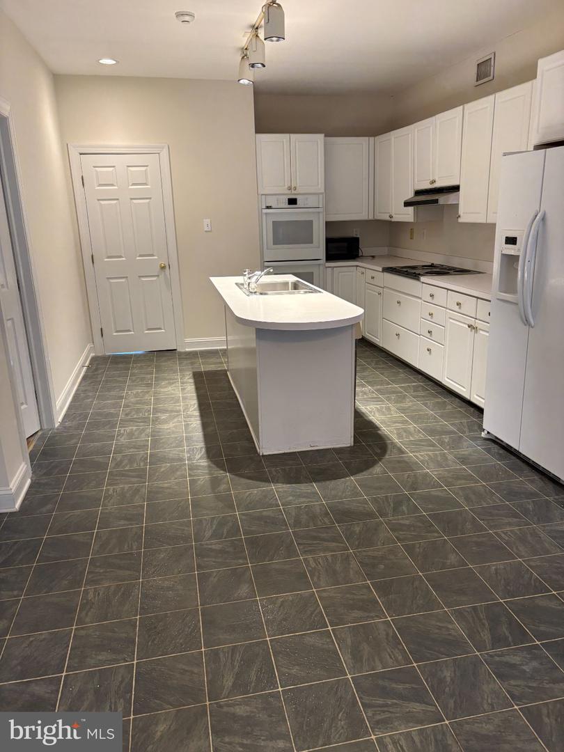 144 Carters Grv #o-44 Property Photo 28