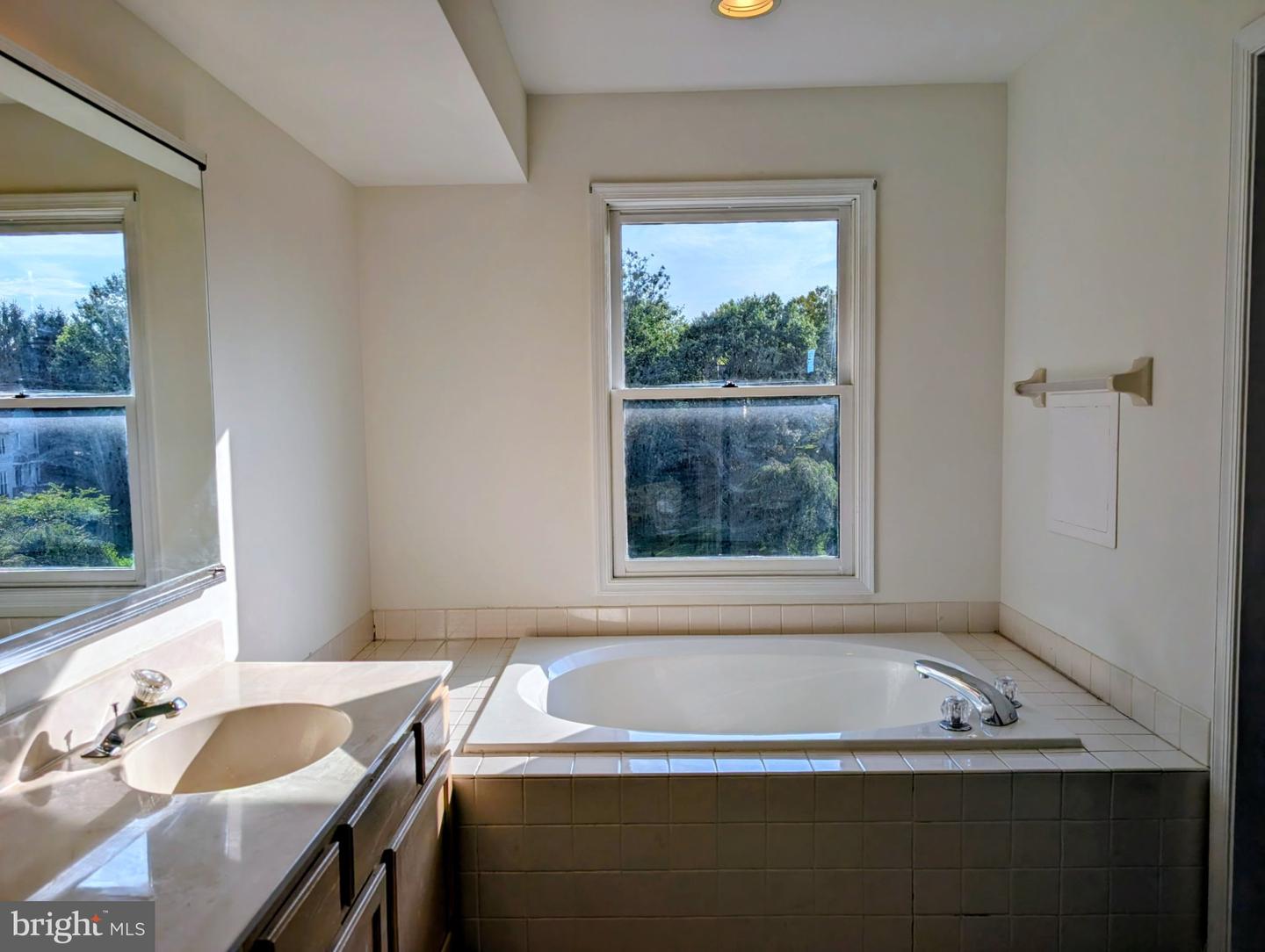 144 Carters Grv #o-44 Property Photo 36