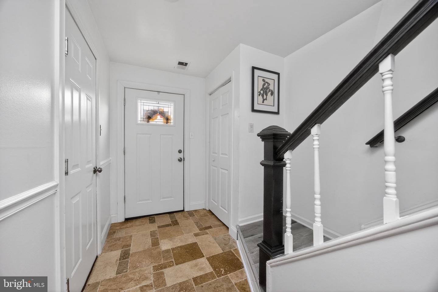 1616 S Coventry Ln Property Photo 5