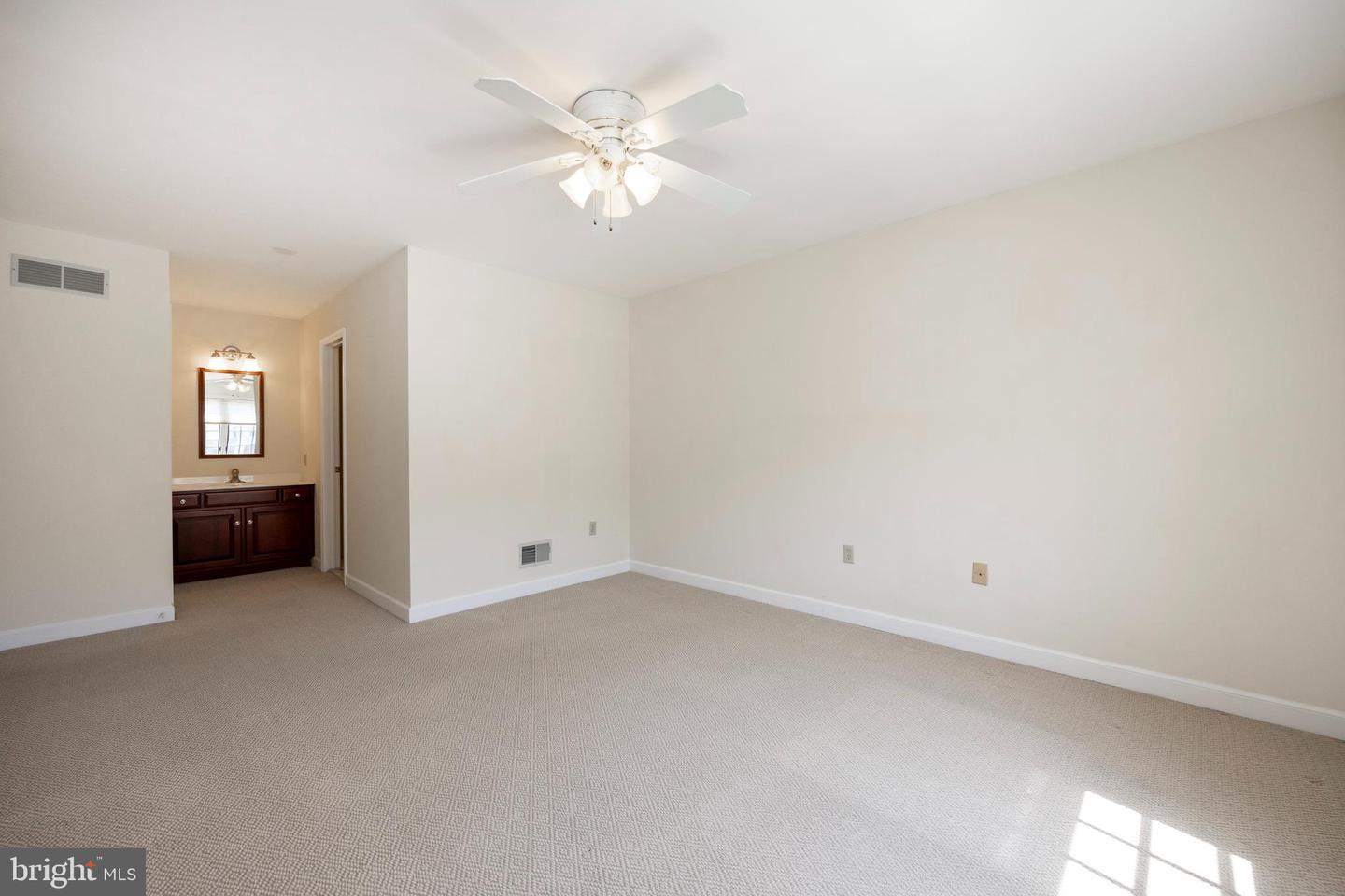 224 Cambridge Chase Property Photo 25