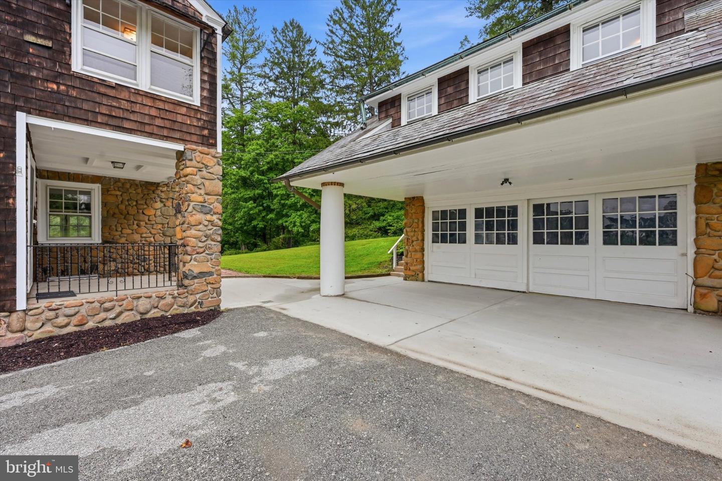 814 Bernstein Ln Property Photo 3
