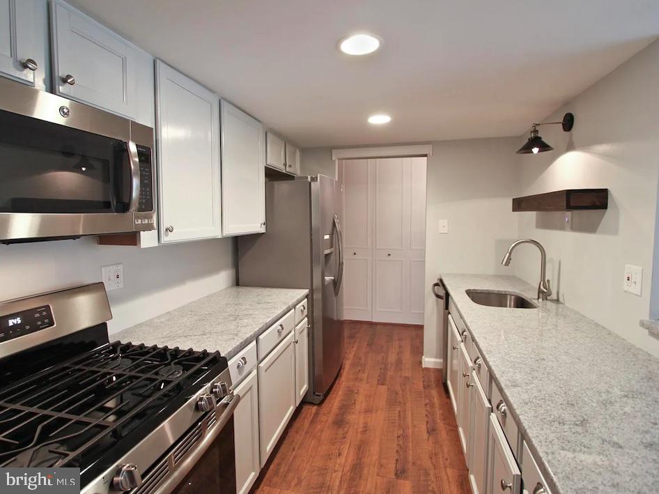 414 Drummers Ln #414 Property Photo 2