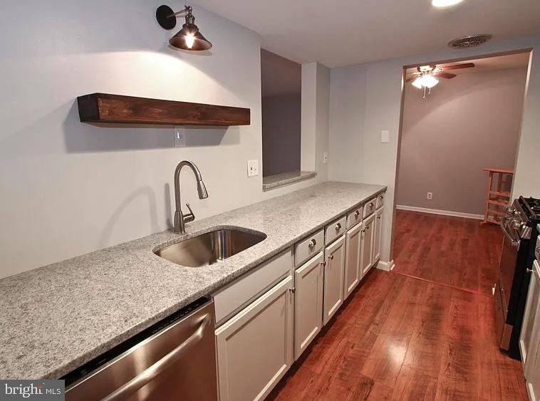 414 Drummers Ln #414 Property Photo 3