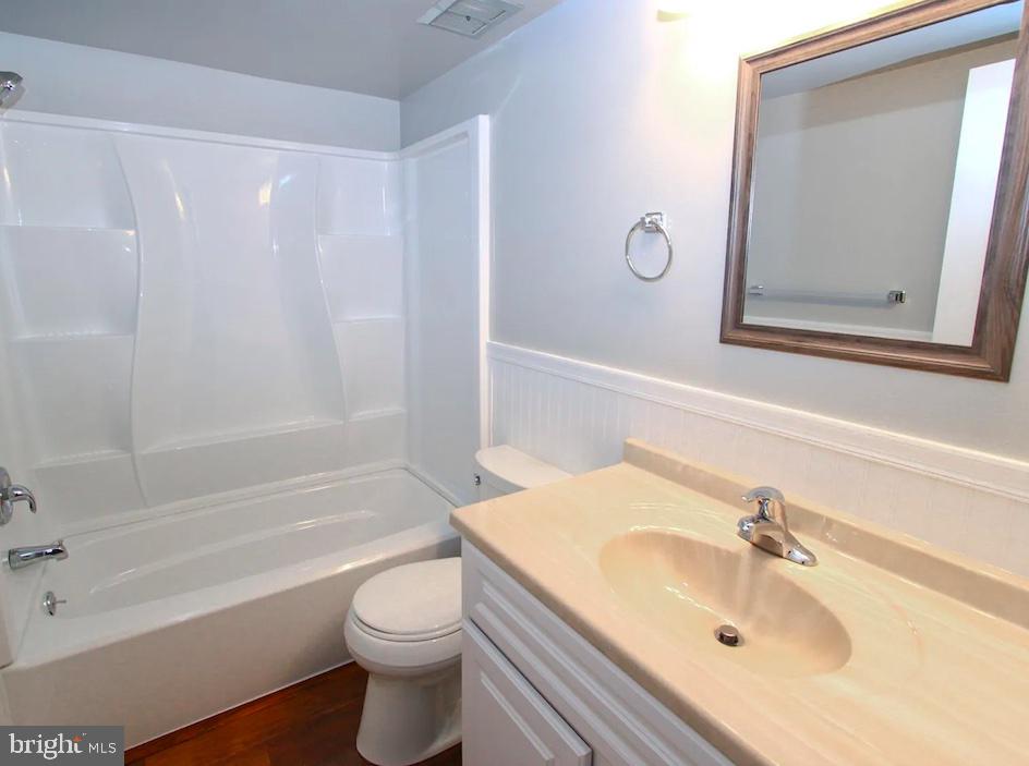 414 Drummers Ln #414 Property Photo 7