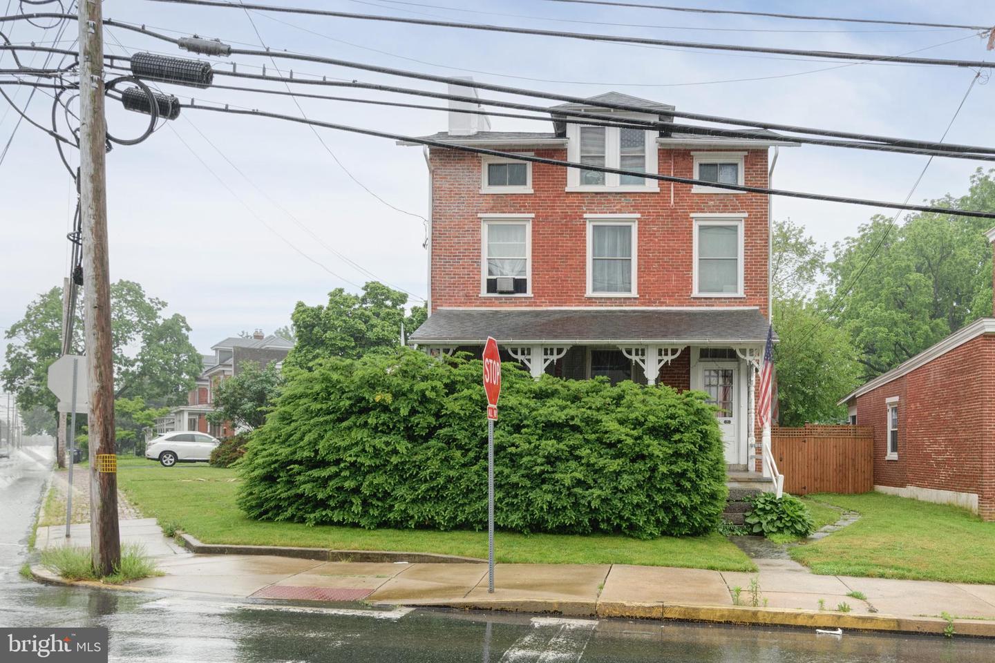 436 Market St Property Photo 1