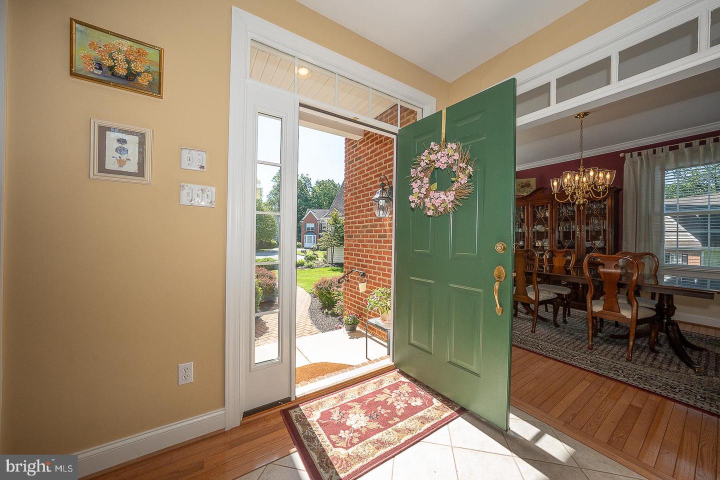 12 Shady Brook Ln Property Photo 3