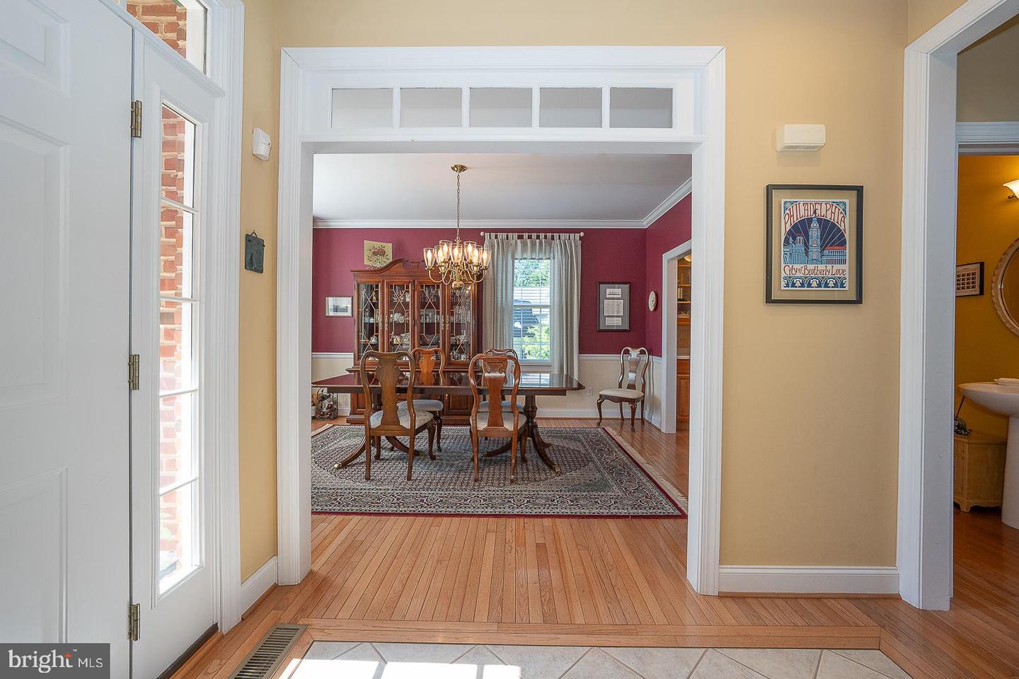 12 Shady Brook Ln Property Photo 5