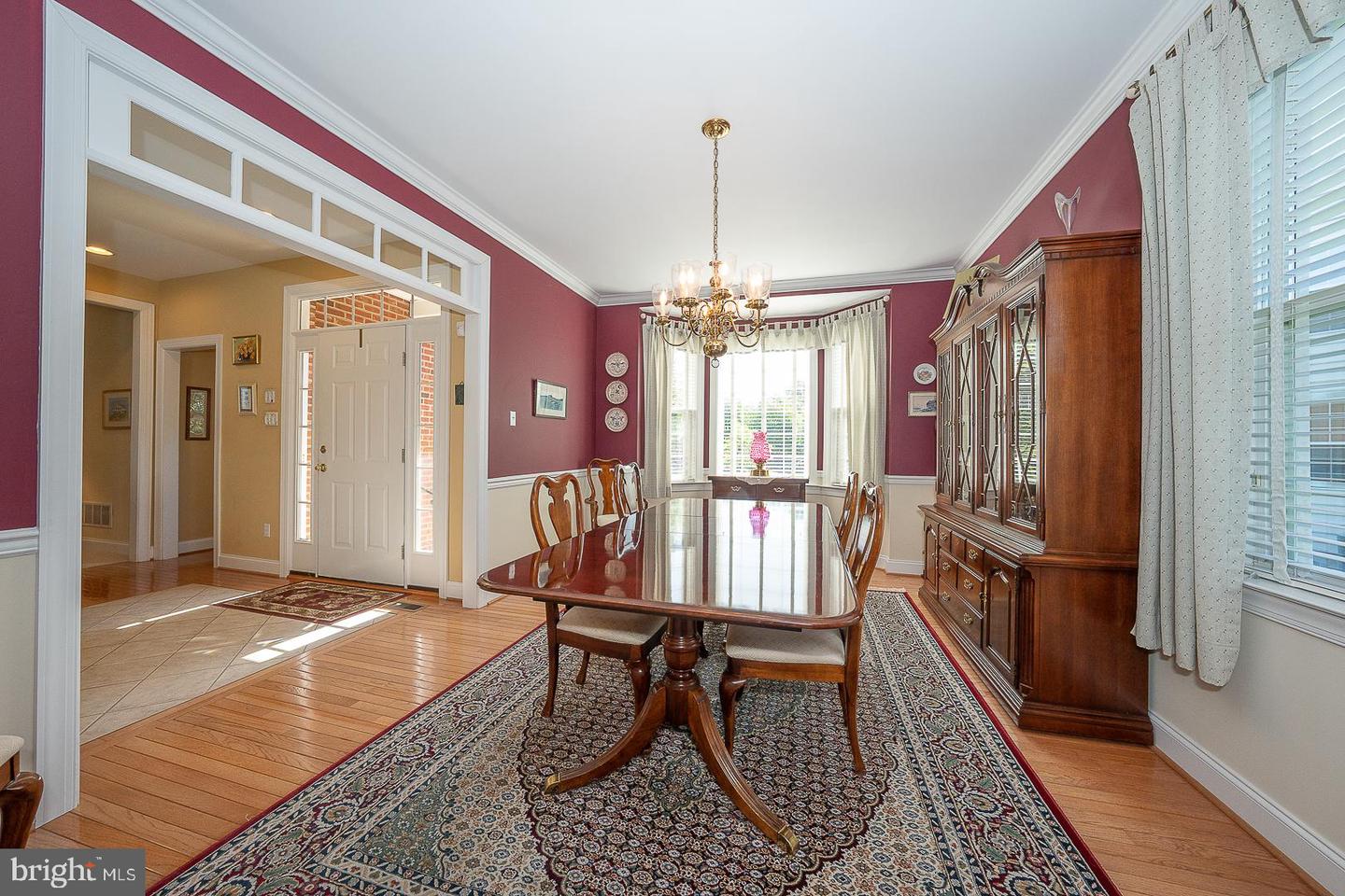 12 Shady Brook Ln Property Photo 6
