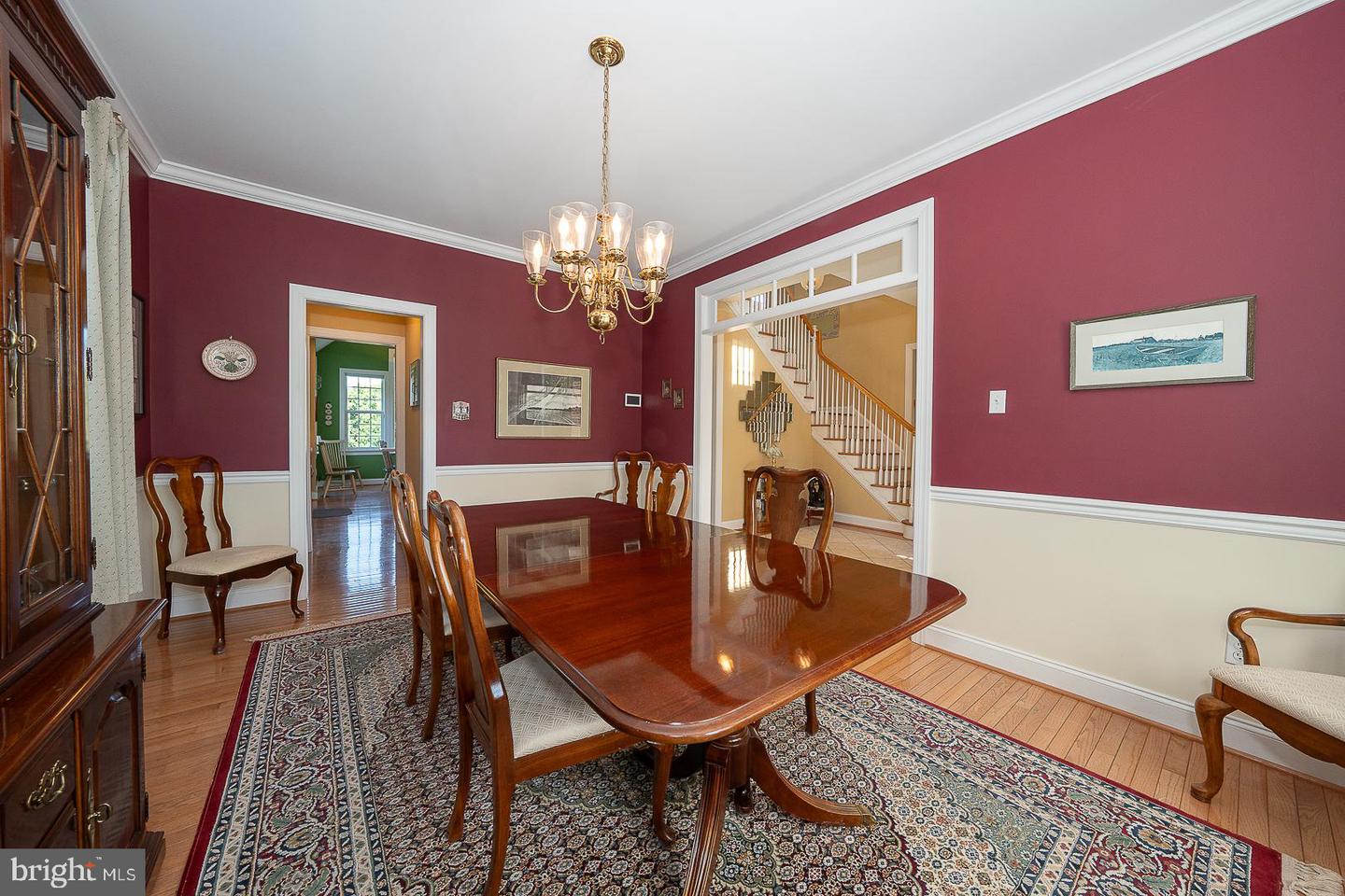 12 Shady Brook Ln Property Photo 8