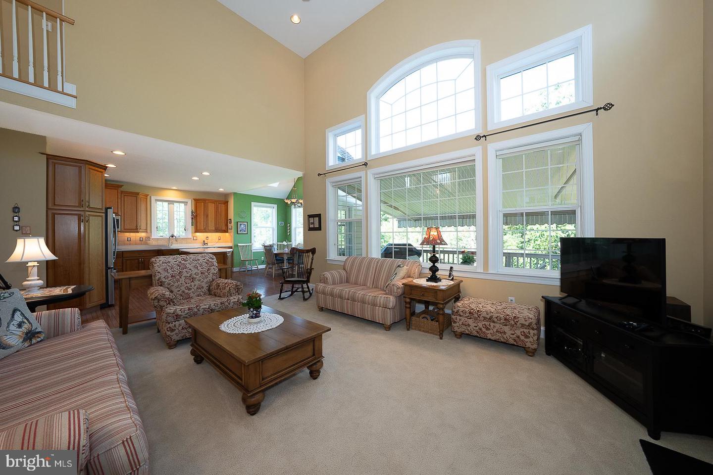 12 Shady Brook Ln Property Photo 12