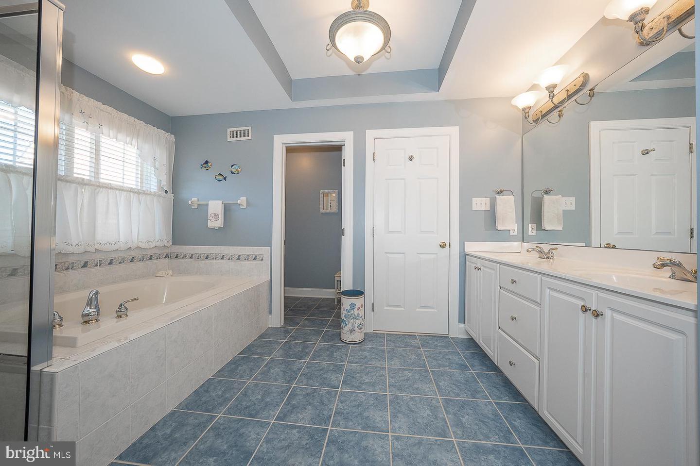 12 Shady Brook Ln Property Photo 41