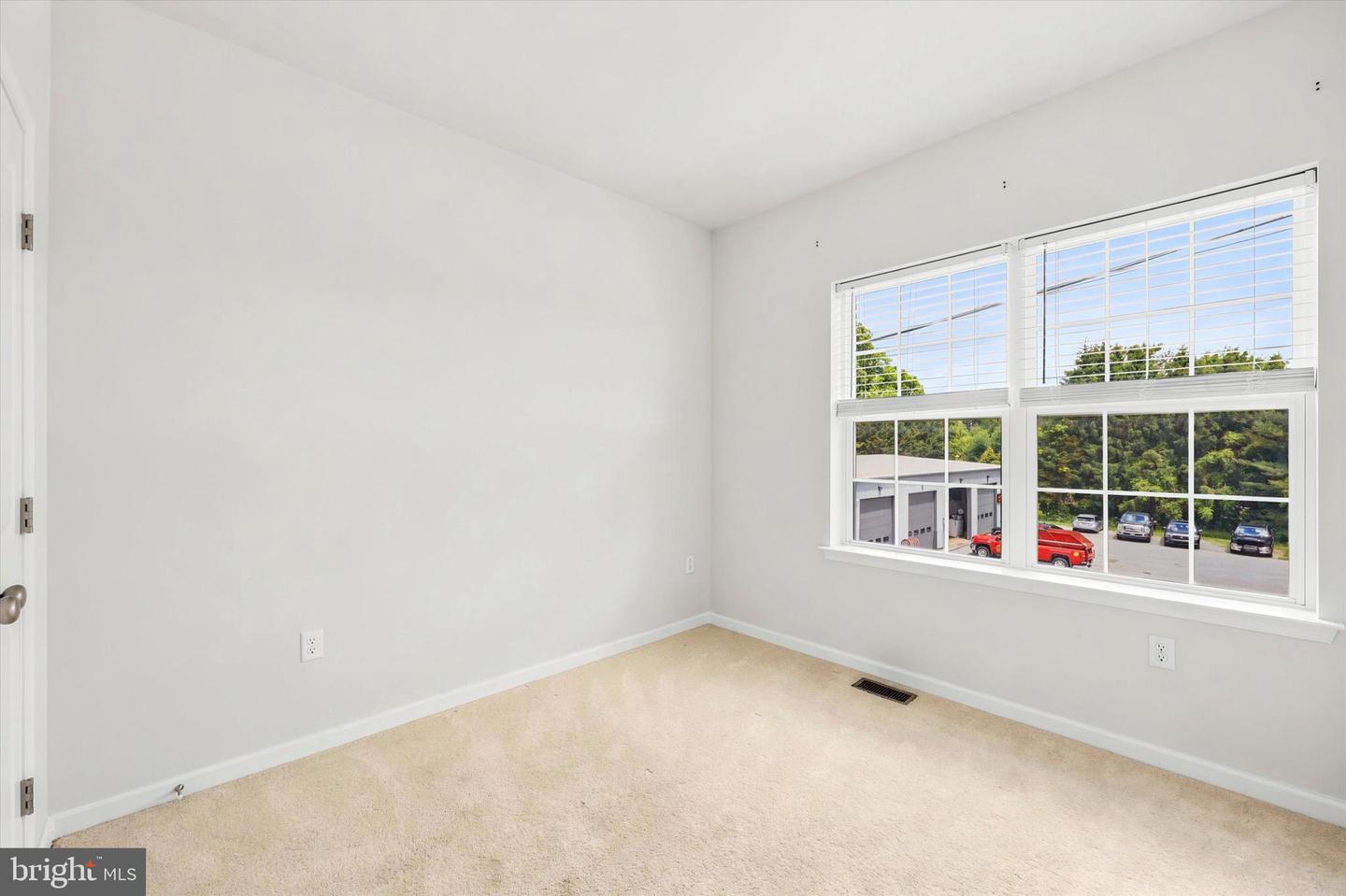 41 Ways Ln Property Photo 25