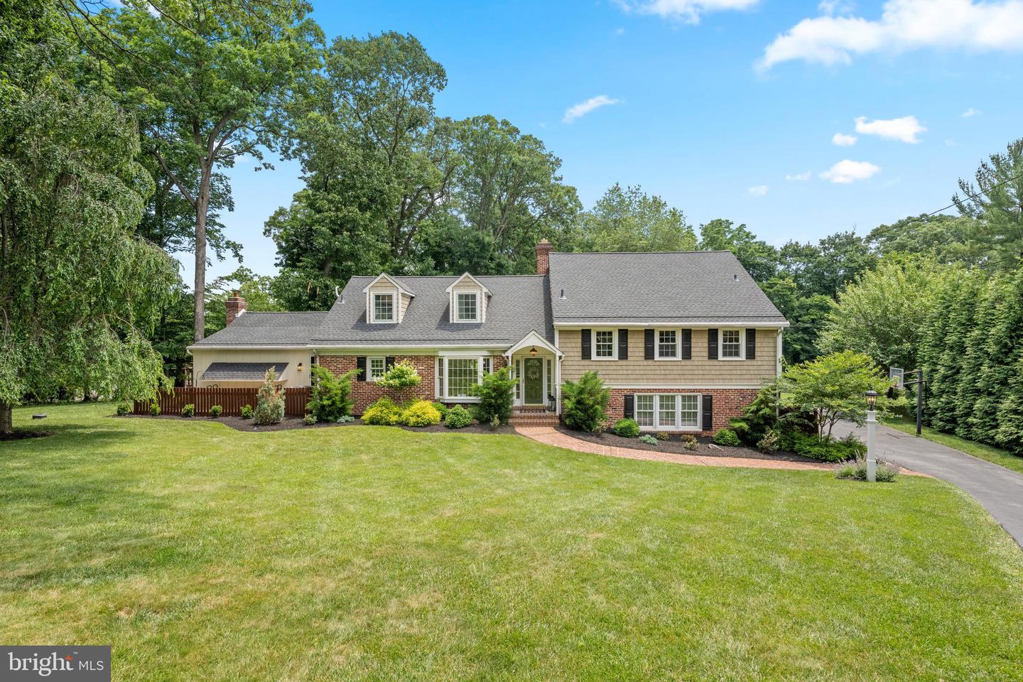 912 Weadley Rd Property Photo 1
