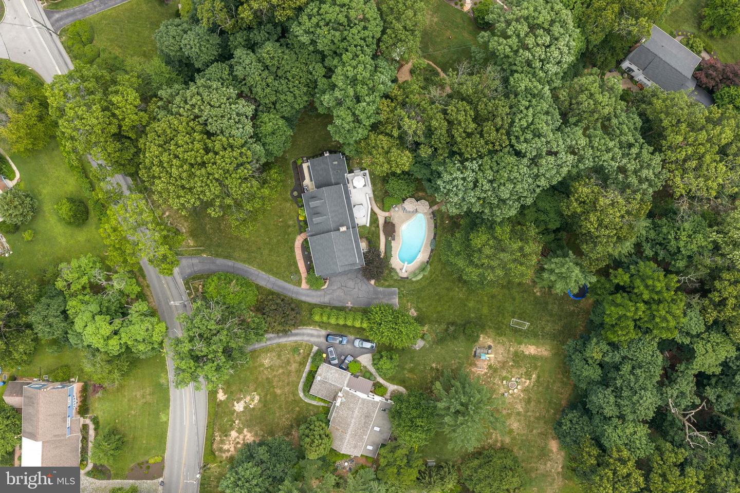 912 Weadley Rd Property Photo 10