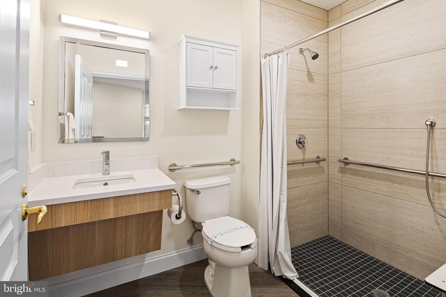 301 Victoria Gardens Dr Property Photo 46