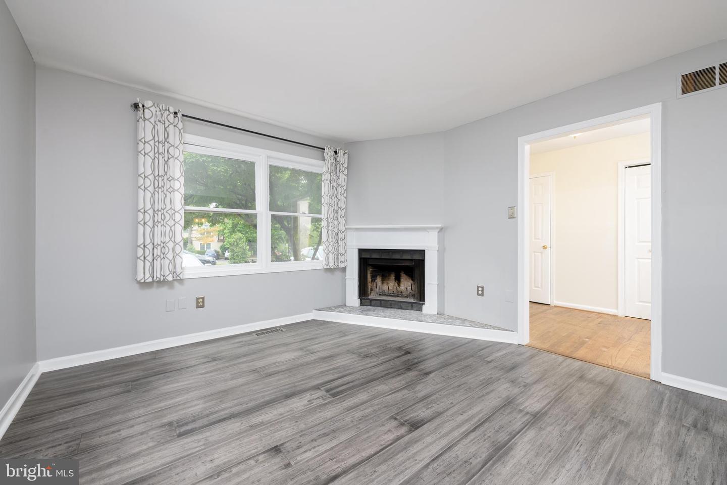 77 Bunker Hill Ct #77 Property Photo 6