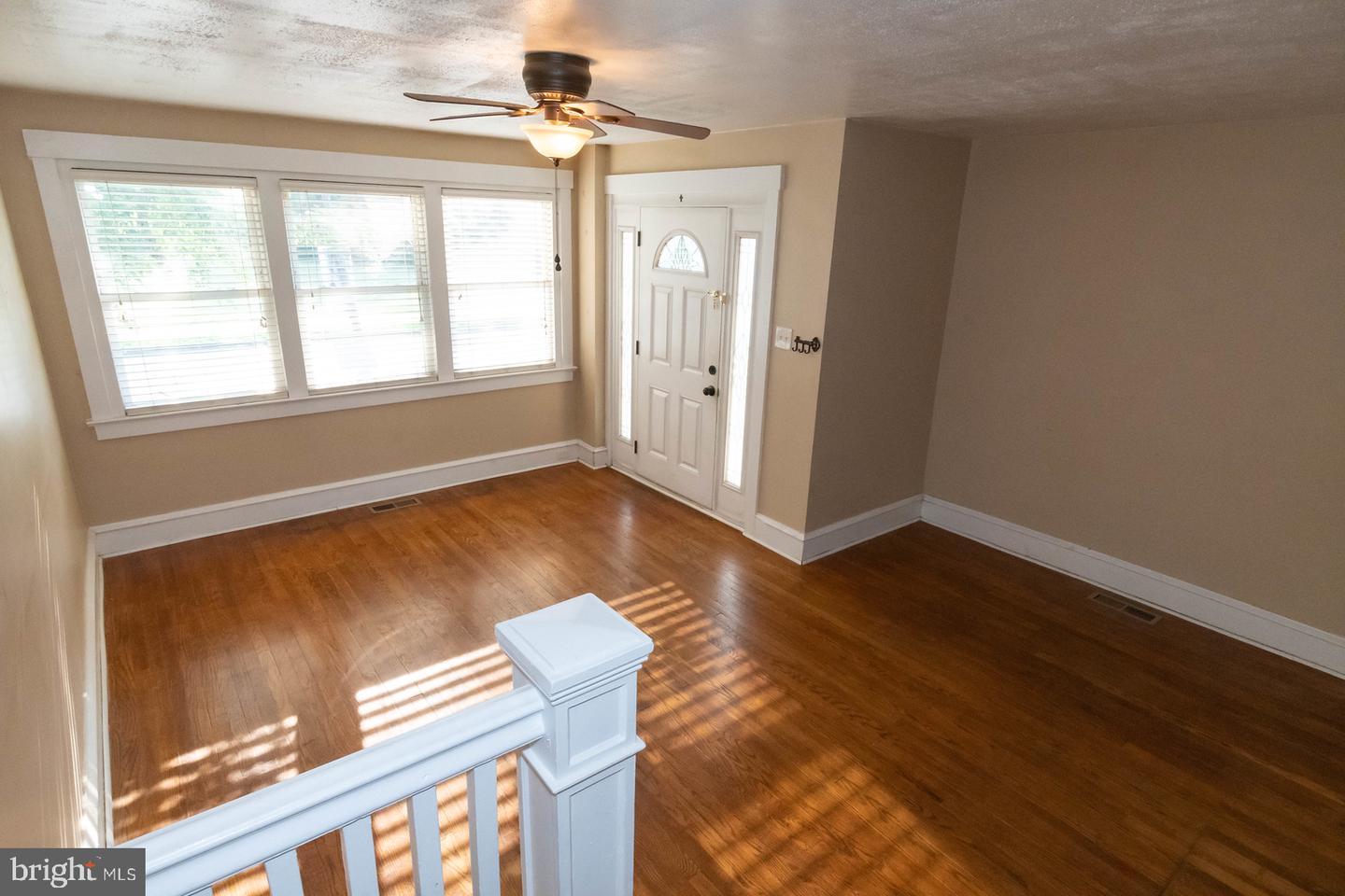 335 Stuart Ave Property Photo 4