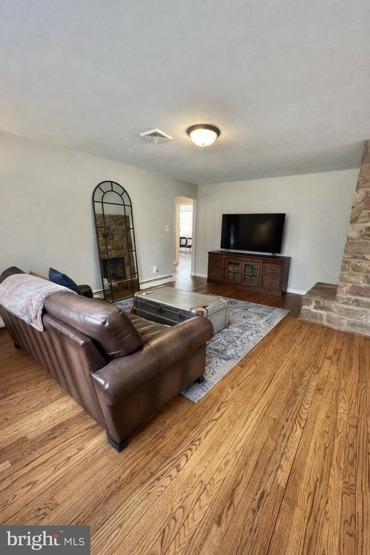 255 Kimbel Dr Property Photo 2