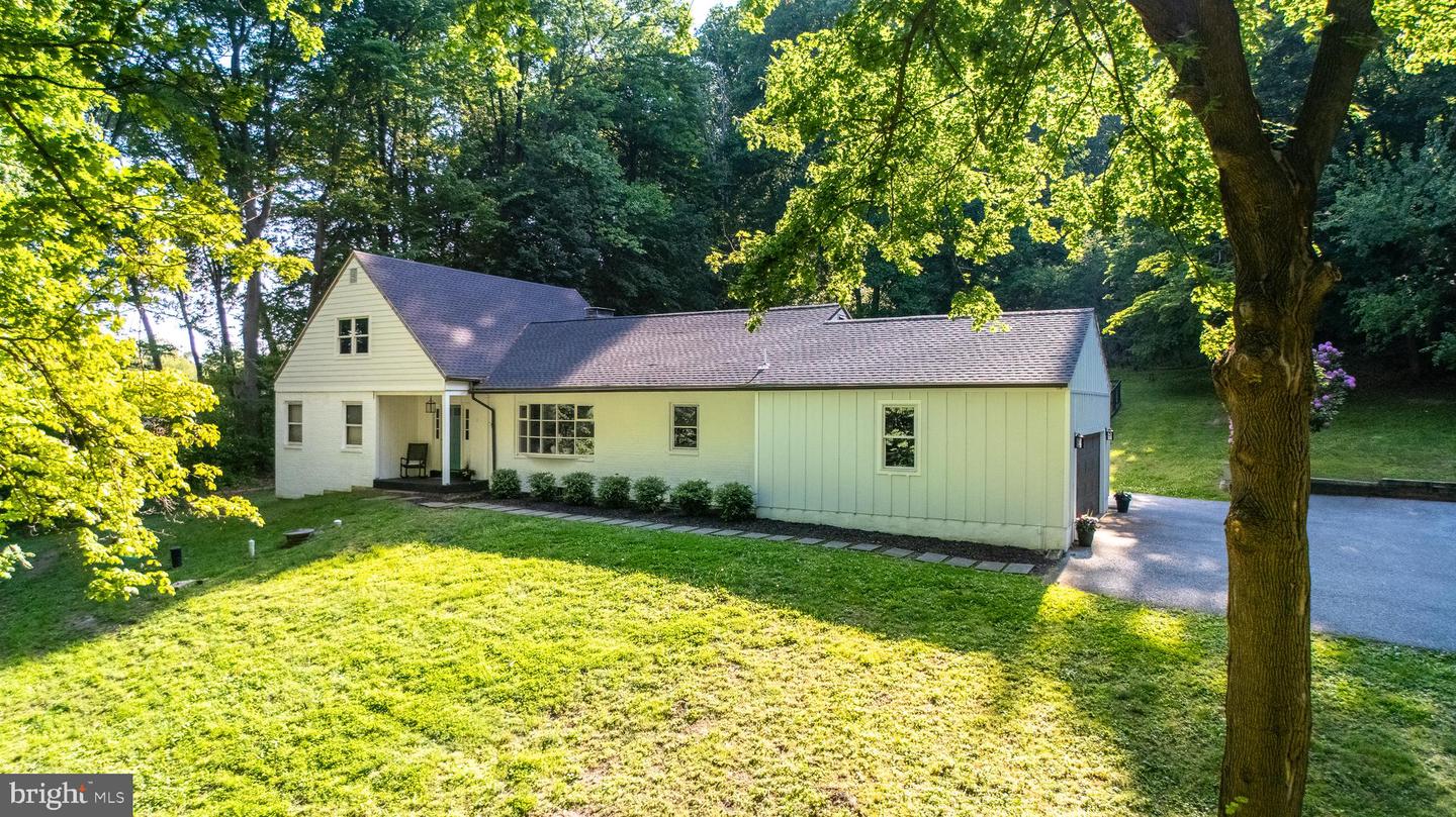 2330 Horseshoe Trl Property Photo 4