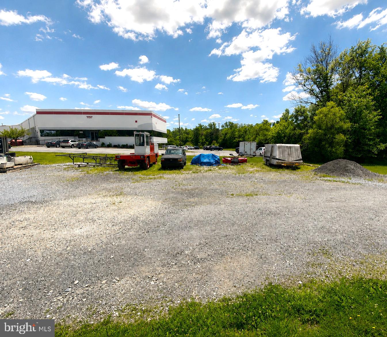 1139 Phoenixville Pike Property Photo 4