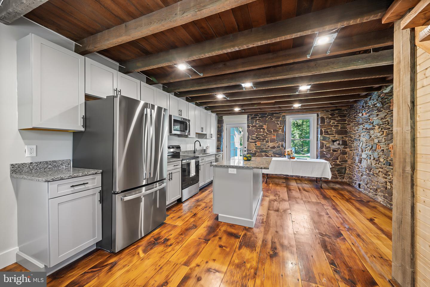 69 Cromby Rd Property Photo 3