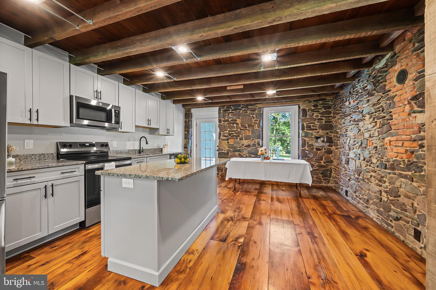 69 Cromby Rd Property Photo 4
