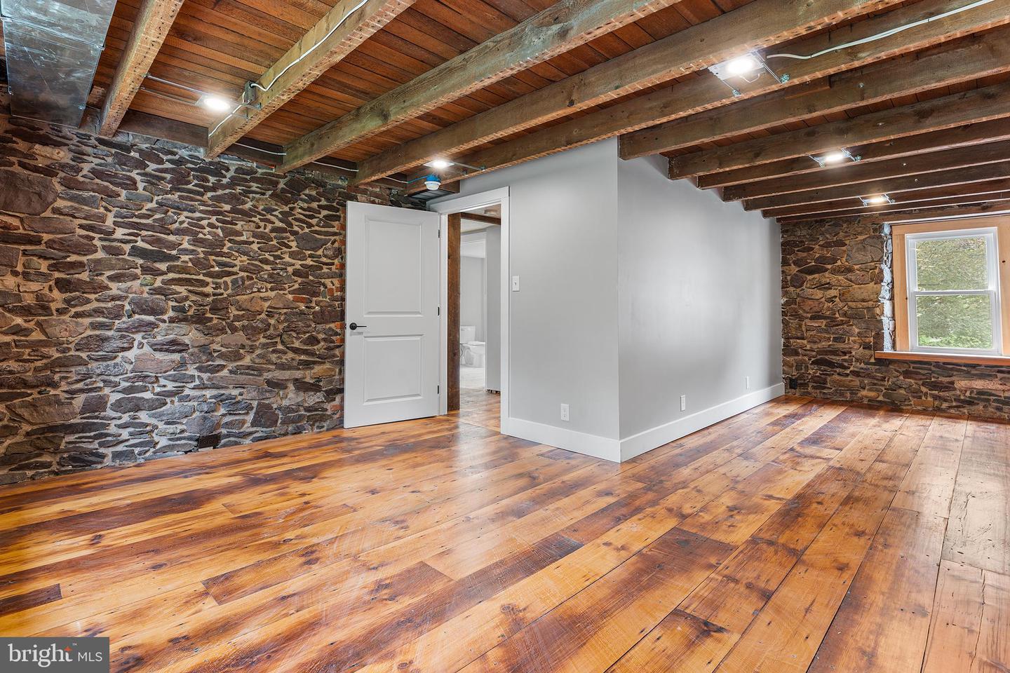 69 Cromby Rd Property Photo 21