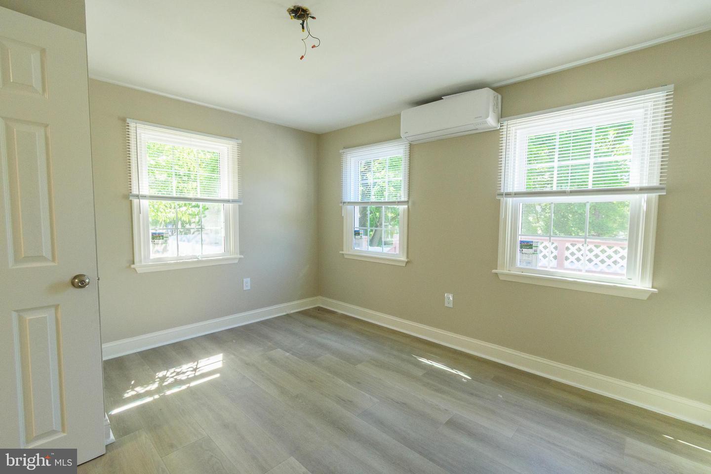 1092 W Lincoln Hwy Property Photo 15