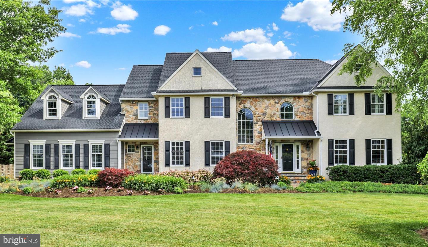 31 BARRINGTON LN