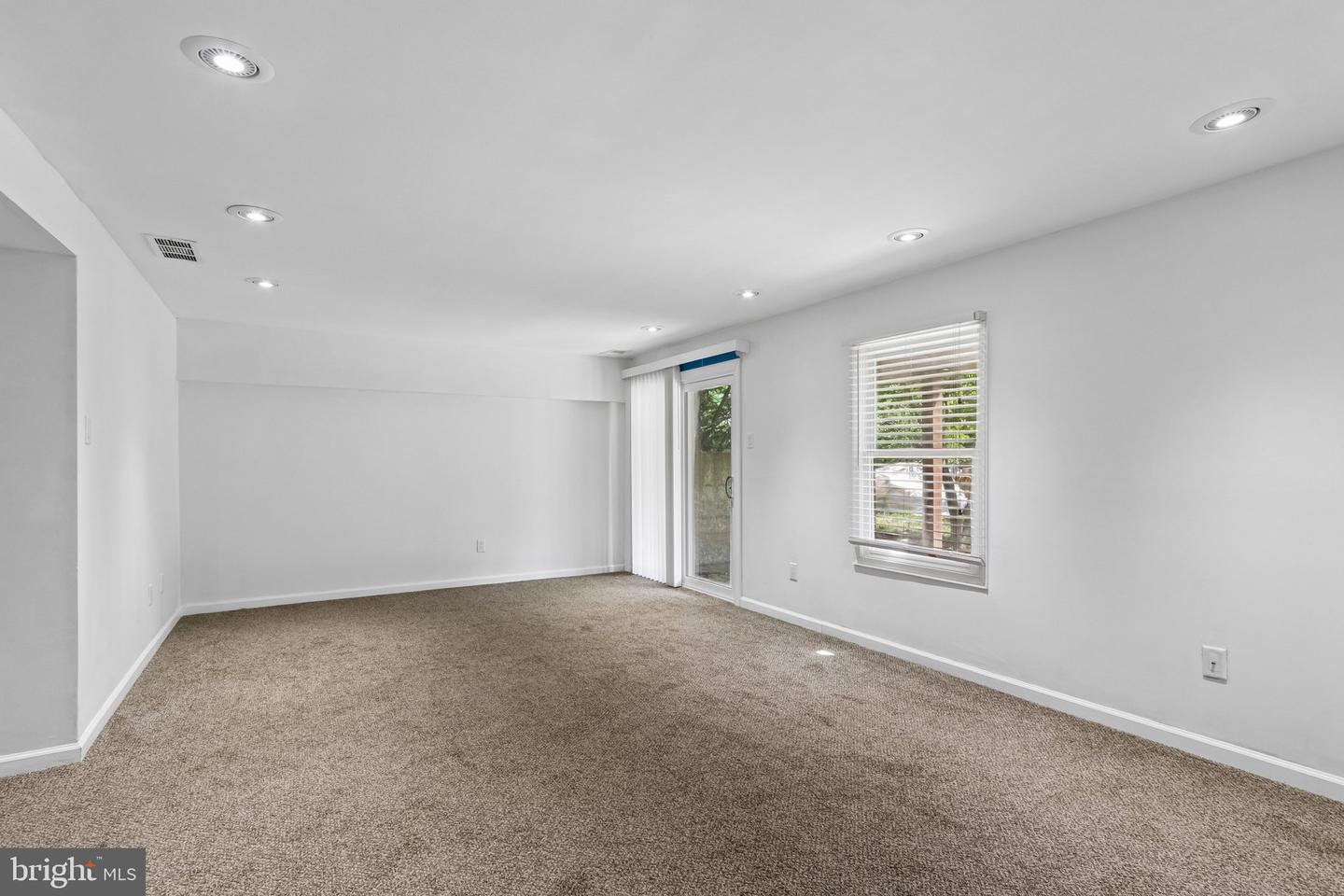 74 Soldiers Sq Property Photo 27