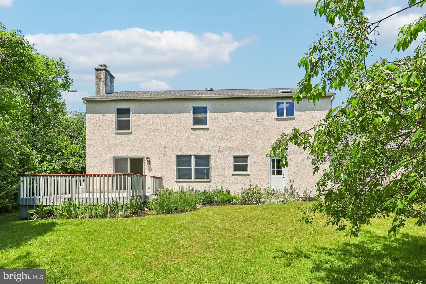 8 Long Dr Property Photo 6