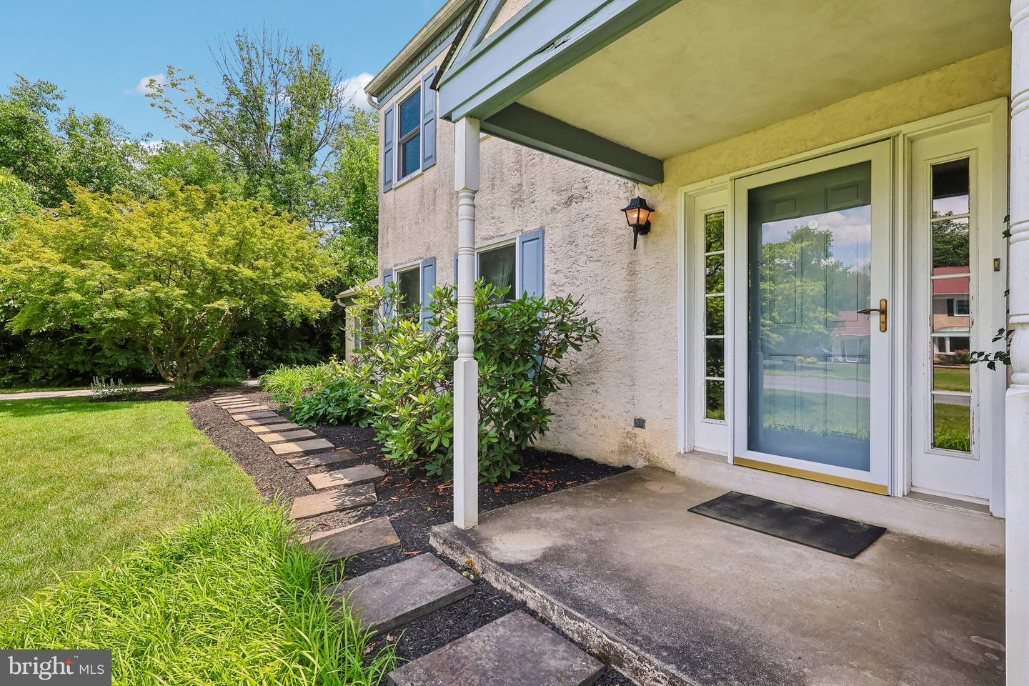 8 Long Dr Property Photo 8