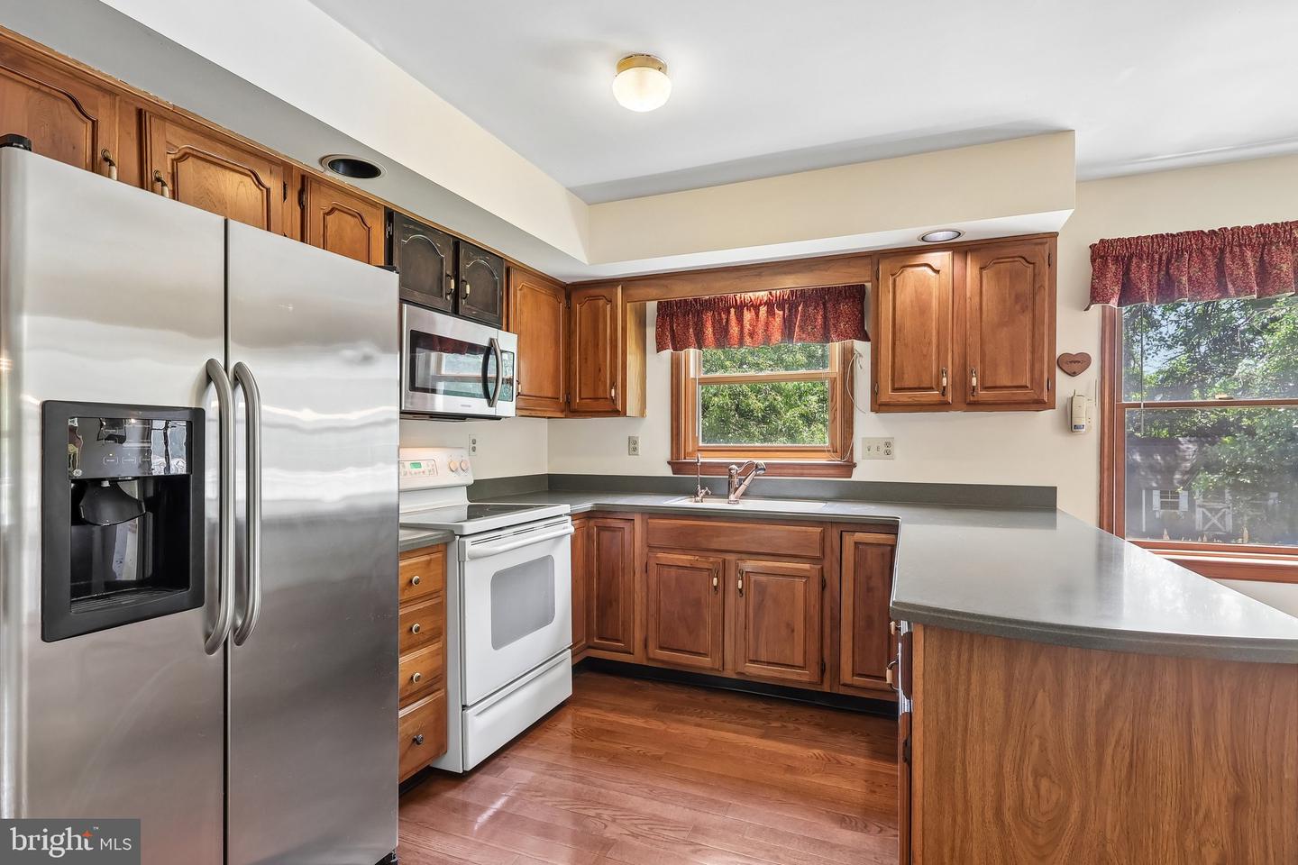 8 Long Dr Property Photo 16