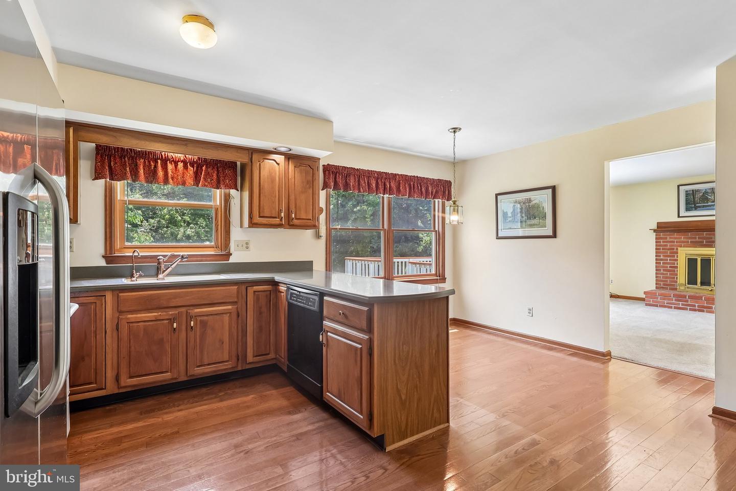 8 Long Dr Property Photo 18