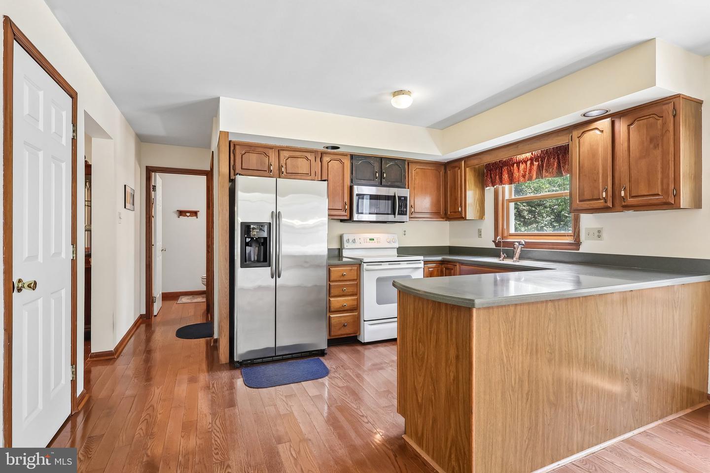 8 Long Dr Property Photo 19