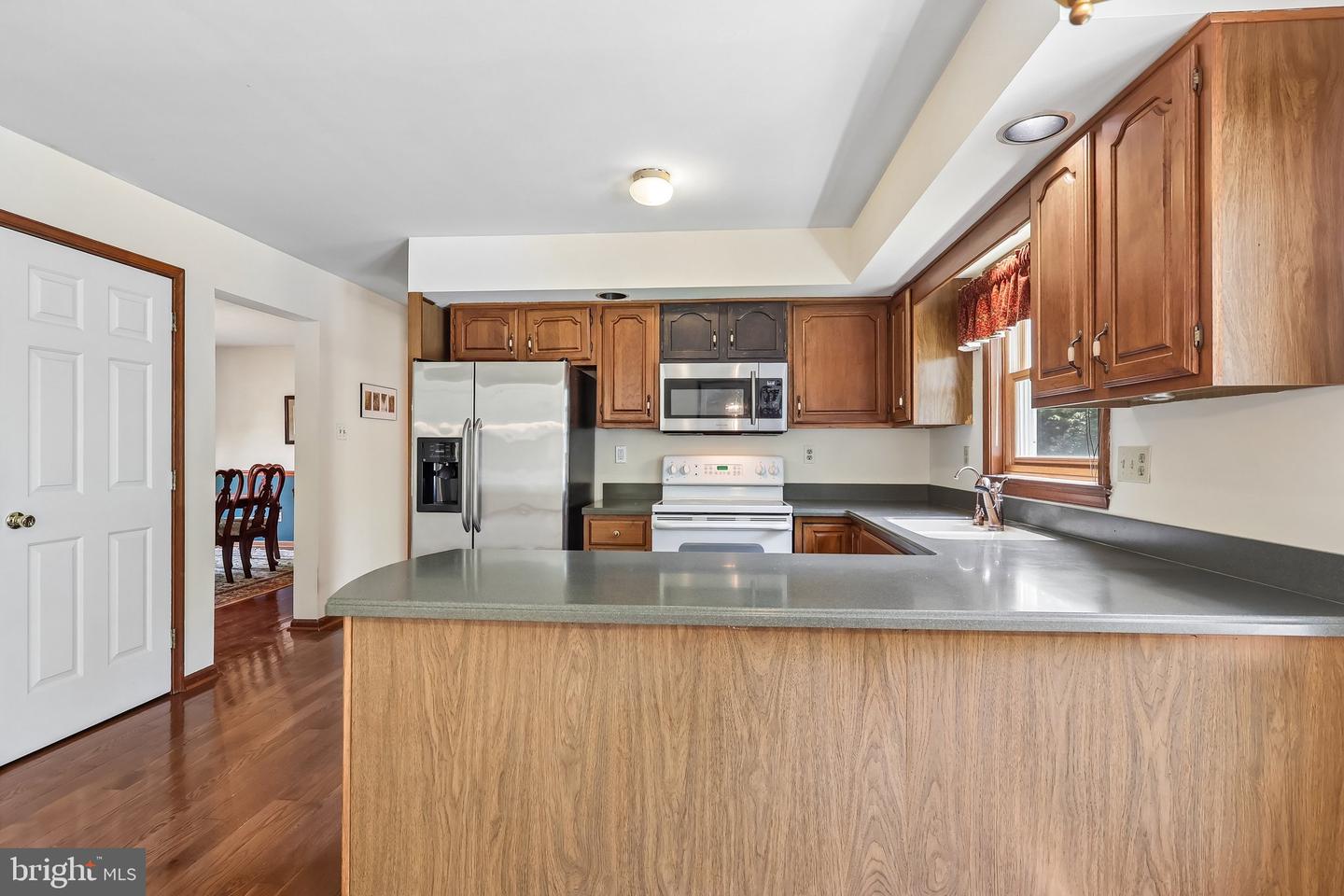 8 Long Dr Property Photo 20