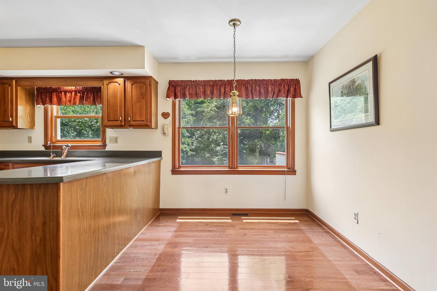 8 Long Dr Property Photo 23