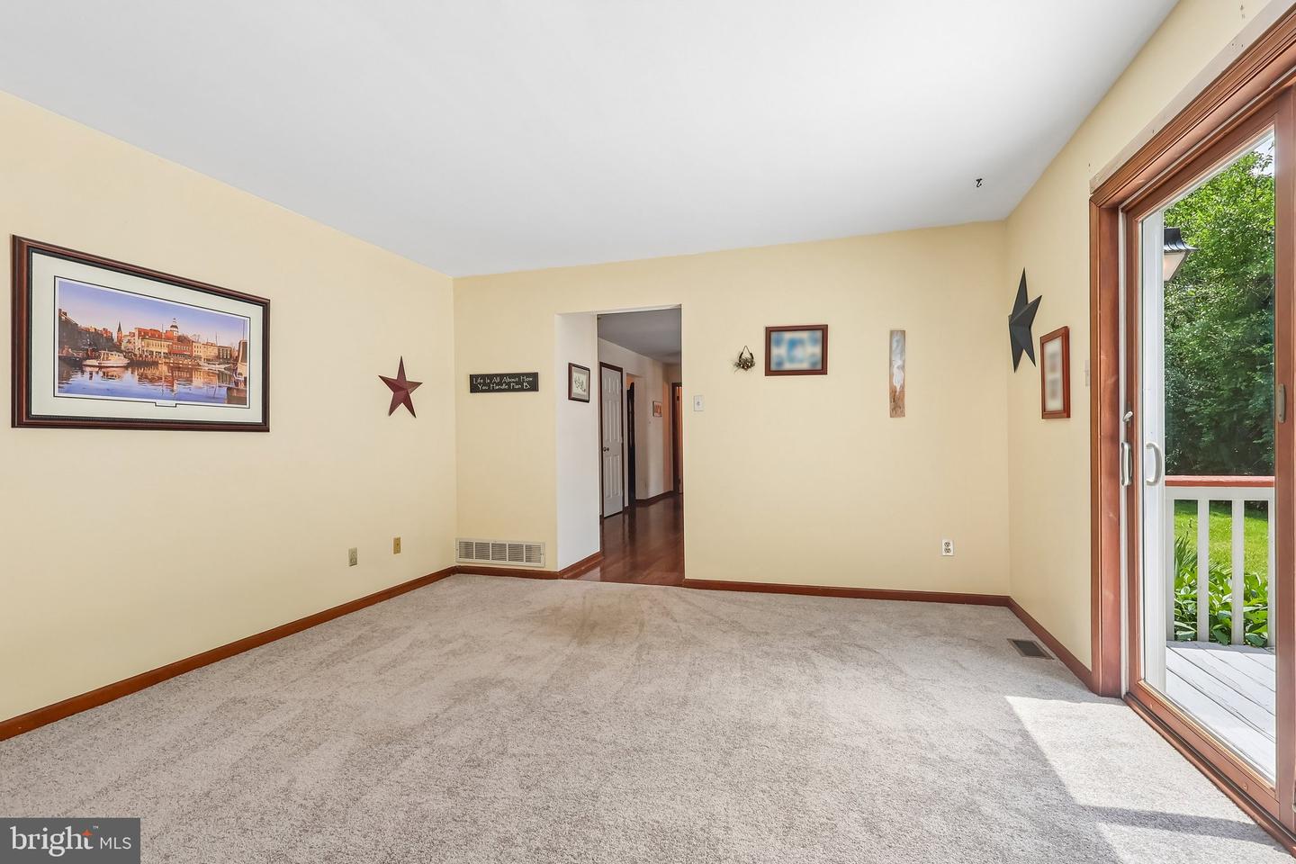 8 Long Dr Property Photo 26