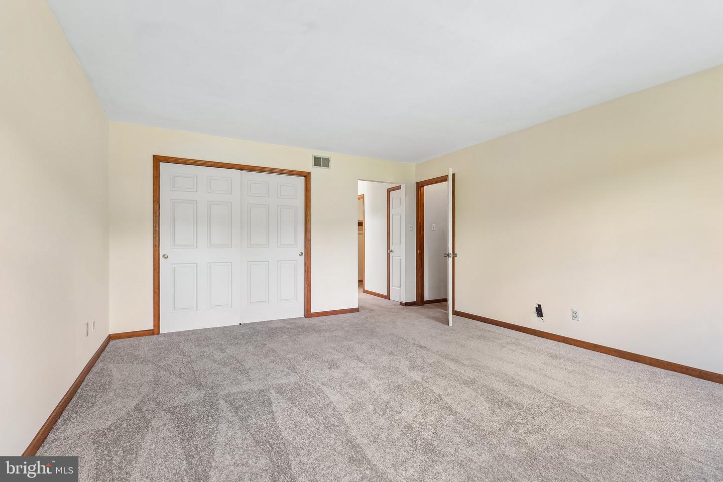 8 Long Dr Property Photo 34
