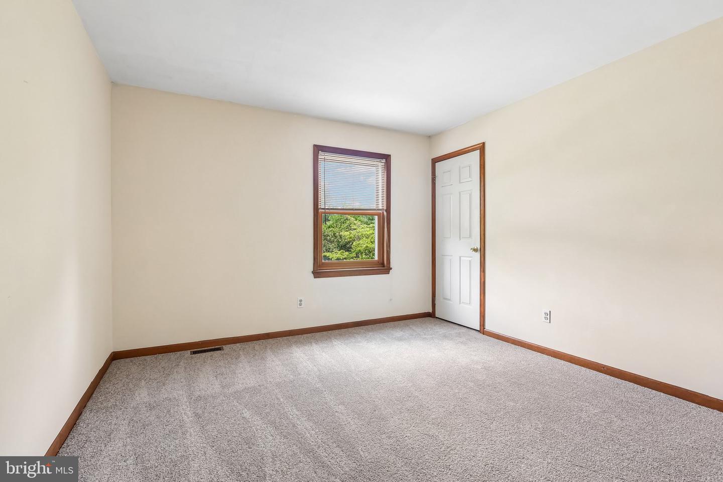 8 Long Dr Property Photo 39