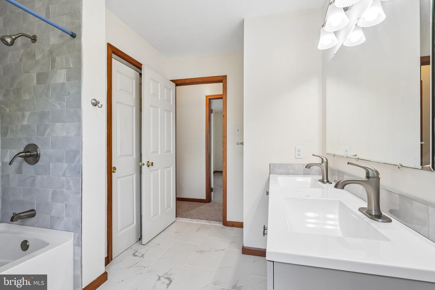 8 Long Dr Property Photo 45