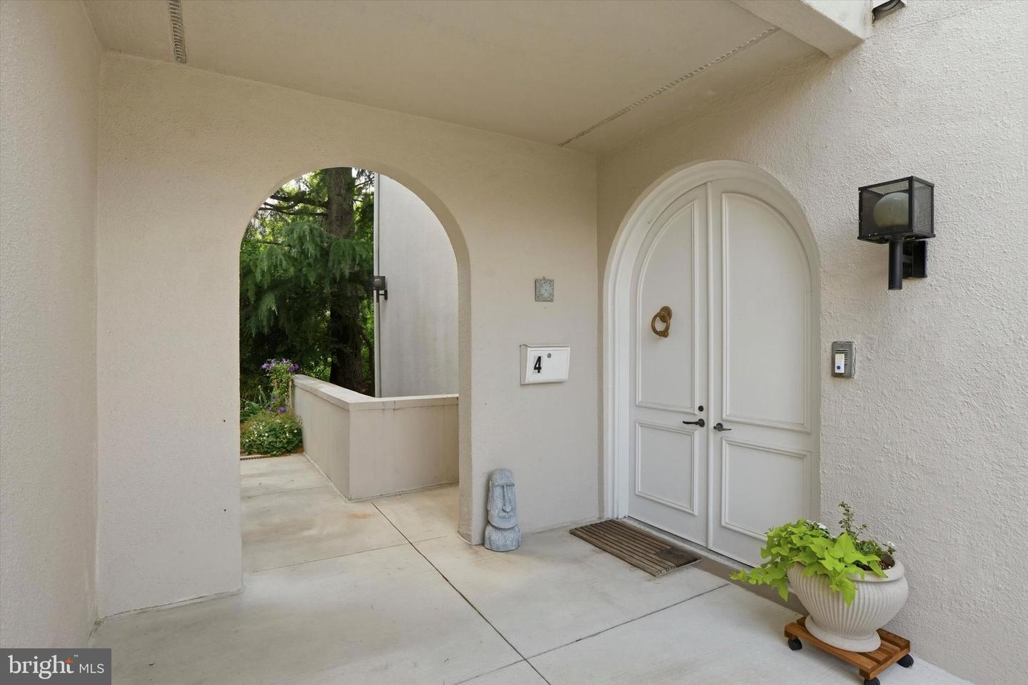 4 Dezac Property Photo 2